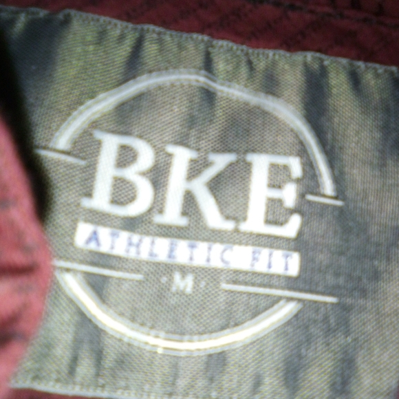 Button up shirts - Picture 6 of 16